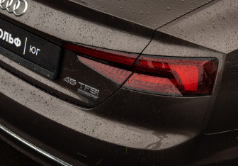 Подержанный автомобиль Audi A5 Coupe 2018 года (23 фото)