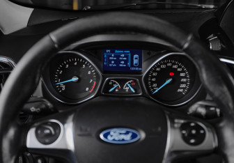 Подержанный автомобиль Ford Kuga 2013 года (14 фото)