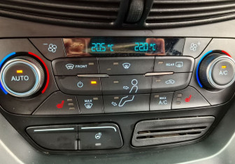 Подержанный автомобиль Ford Kuga 2018 года (17 фото)