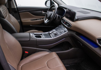 Подержанный автомобиль Hyundai Santa Fe 2021 года (9 фото)