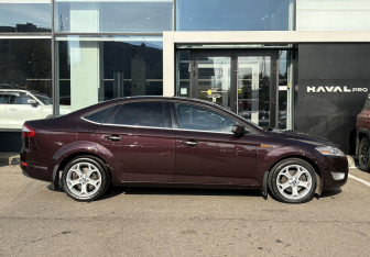 Подержанный автомобиль Ford Mondeo Sedan 2010 года (4 фото)