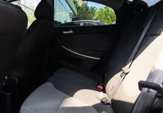 Подержанный автомобиль Hyundai Solaris Sedan 2013 года (8 фото)