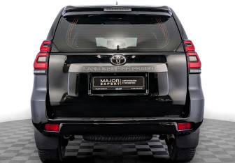 Подержанный автомобиль Toyota Land Cruiser Prado 2020 года (6 фото)