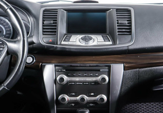 Подержанный автомобиль Nissan Teana 2013 года (13 фото)