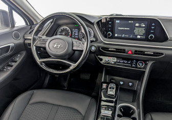 Подержанный автомобиль Hyundai Sonata 2020 года (26 фото)