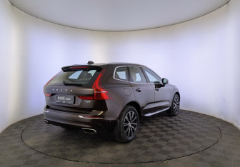 Подержанный автомобиль Volvo XC60 2018 года (5 фото)