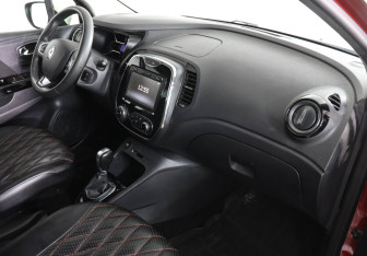 Подержанный автомобиль Renault Kaptur 2019 года (10 фото)
