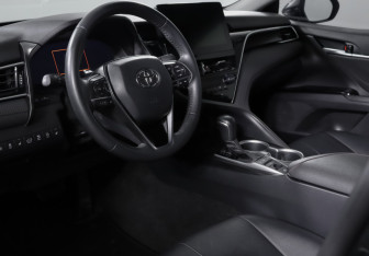 Подержанный автомобиль Toyota Camry Sedan 2023 года (14 фото)