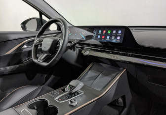 Подержанный автомобиль Omoda C5 2024 года (27 фото)