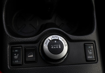 Подержанный автомобиль Nissan X-Trail 2016 года (17 фото)