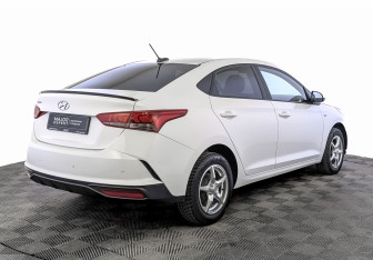 Подержанный автомобиль Hyundai Solaris Sedan 2022 года (5 фото)