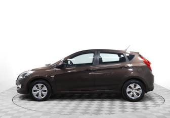 Подержанный автомобиль Hyundai Solaris Hatchback 2015 года (8 фото)