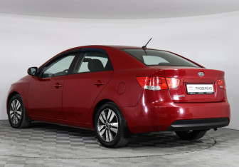 Подержанный автомобиль Kia Cerato Sedan 2012 года (4 фото)