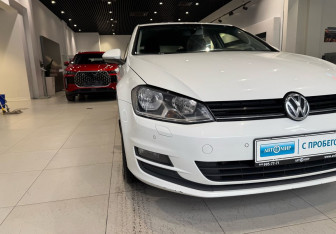 Подержанный автомобиль Volkswagen Golf Hatchback 2014 года (8 фото)