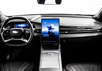 Подержанный автомобиль Geely Preface 2024 года (11 фото)