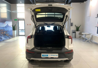 Подержанный автомобиль Москвич 3 2023 года (7 фото)