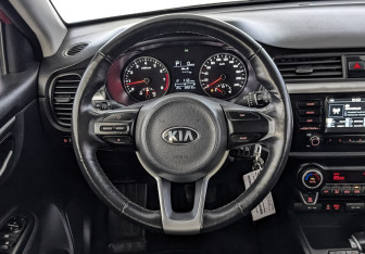 Подержанный автомобиль Kia Rio Hatchback 2019 года (21 фото)