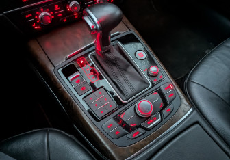 Подержанный автомобиль Audi A6 Sedan 2014 года (17 фото)