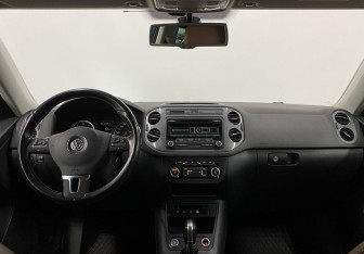 Подержанный автомобиль Volkswagen Tiguan 2014 года (15 фото)