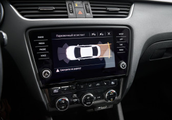 Подержанный автомобиль Skoda Octavia Liftback 2019 года (14 фото)