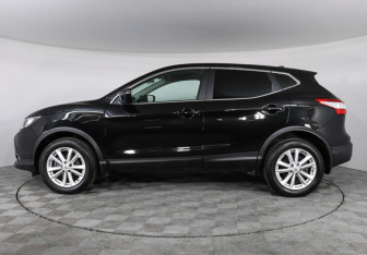 Подержанный автомобиль Nissan Qashqai 2017 года (8 фото)