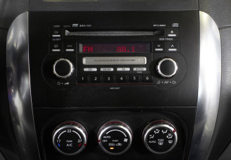 Подержанный автомобиль Suzuki SX4 Hatchback 2009 года (16 фото)