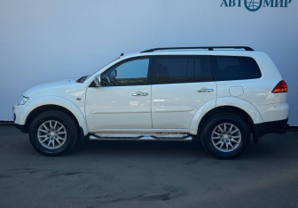 Подержанный автомобиль Mitsubishi Pajero Sport 2012 года (5 фото)