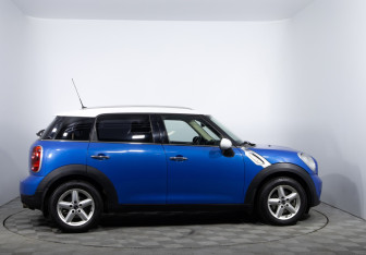 Подержанный автомобиль MINI Countryman 2011 года (4 фото)