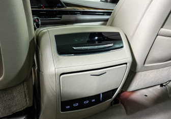 Подержанный автомобиль Cadillac Escalade Suv 2021 года (28 фото)