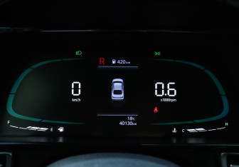 Подержанный автомобиль Hyundai Elantra Sedan 2023 года (10 фото)