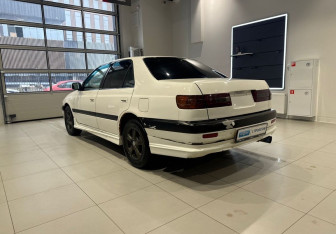 Подержанный автомобиль Toyota Corona Sedan 1998 года (7 фото)