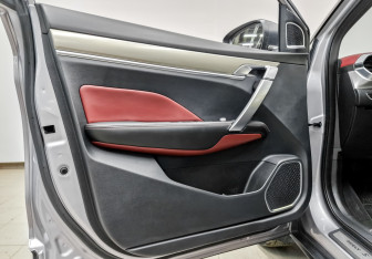 Подержанный автомобиль Geely Coolray 2022 года (19 фото)