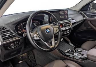 Подержанный автомобиль BMW X4 2022 года (15 фото)