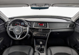Подержанный автомобиль Kia Optima Sedan 2017 года (14 фото)