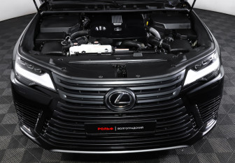 Подержанный автомобиль Lexus LX 2022 года (9 фото)