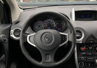 Подержанный автомобиль Renault Koleos 2014 года (14 фото)