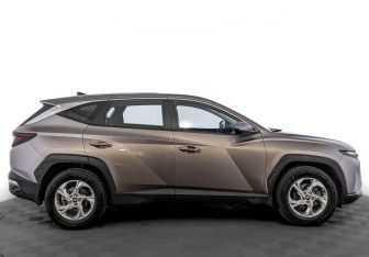 Подержанный автомобиль Hyundai Tucson 2022 года (4 фото)
