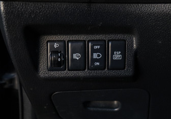 Подержанный автомобиль Nissan X-Trail 2010 года (14 фото)