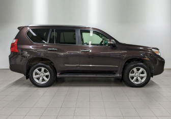 Подержанный автомобиль Lexus GX 2011 года (4 фото)