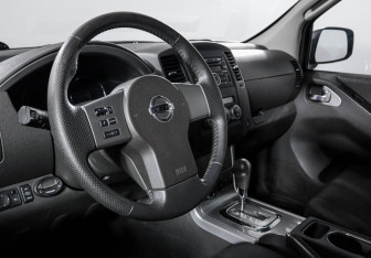 Подержанный автомобиль Nissan Pathfinder 2010 года (14 фото)