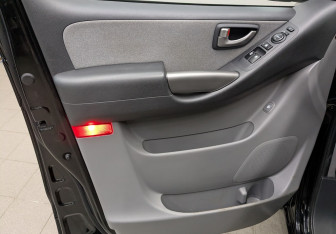 Подержанный автомобиль Hyundai H-1 2021 года (9 фото)