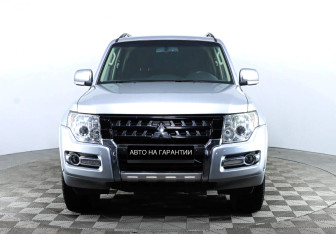 Подержанный автомобиль Mitsubishi Pajero 2016 года (2 фото)