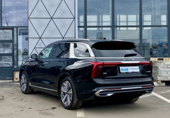 Подержанный автомобиль Hongqi E-HS9 2021 года (7 фото)