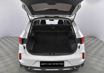 Подержанный автомобиль FAW Besturn X40 2019 года (16 фото)