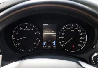 Подержанный автомобиль Mitsubishi Outlander 2013 года (17 фото)