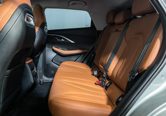 Подержанный автомобиль Omoda C5 2022 года (10 фото)