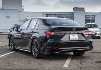 Подержанный автомобиль Toyota Camry Sedan 2024 года (7 фото)