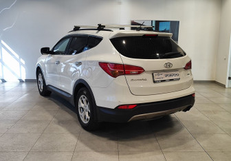 Подержанный автомобиль Hyundai Santa Fe 2013 года (7 фото)