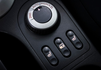 Подержанный автомобиль Nissan Qashqai 2008 года (18 фото)