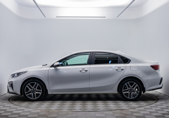 Подержанный автомобиль Kia Cerato Sedan 2021 года (2 фото)